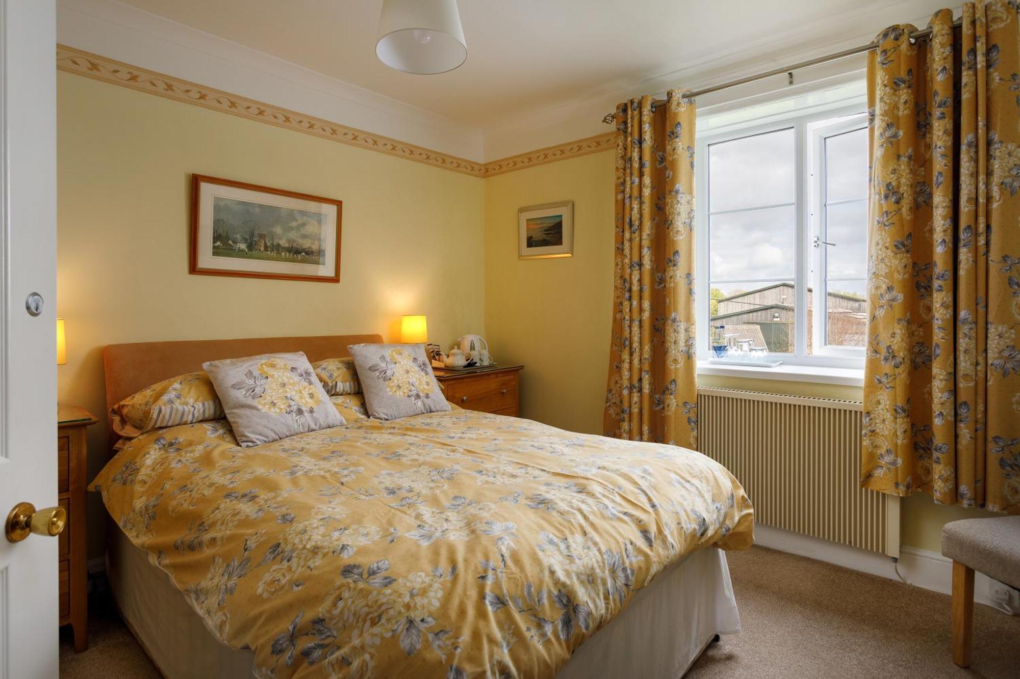 Bucklawren Farm Bed & Breakfast Лу Екстериор снимка