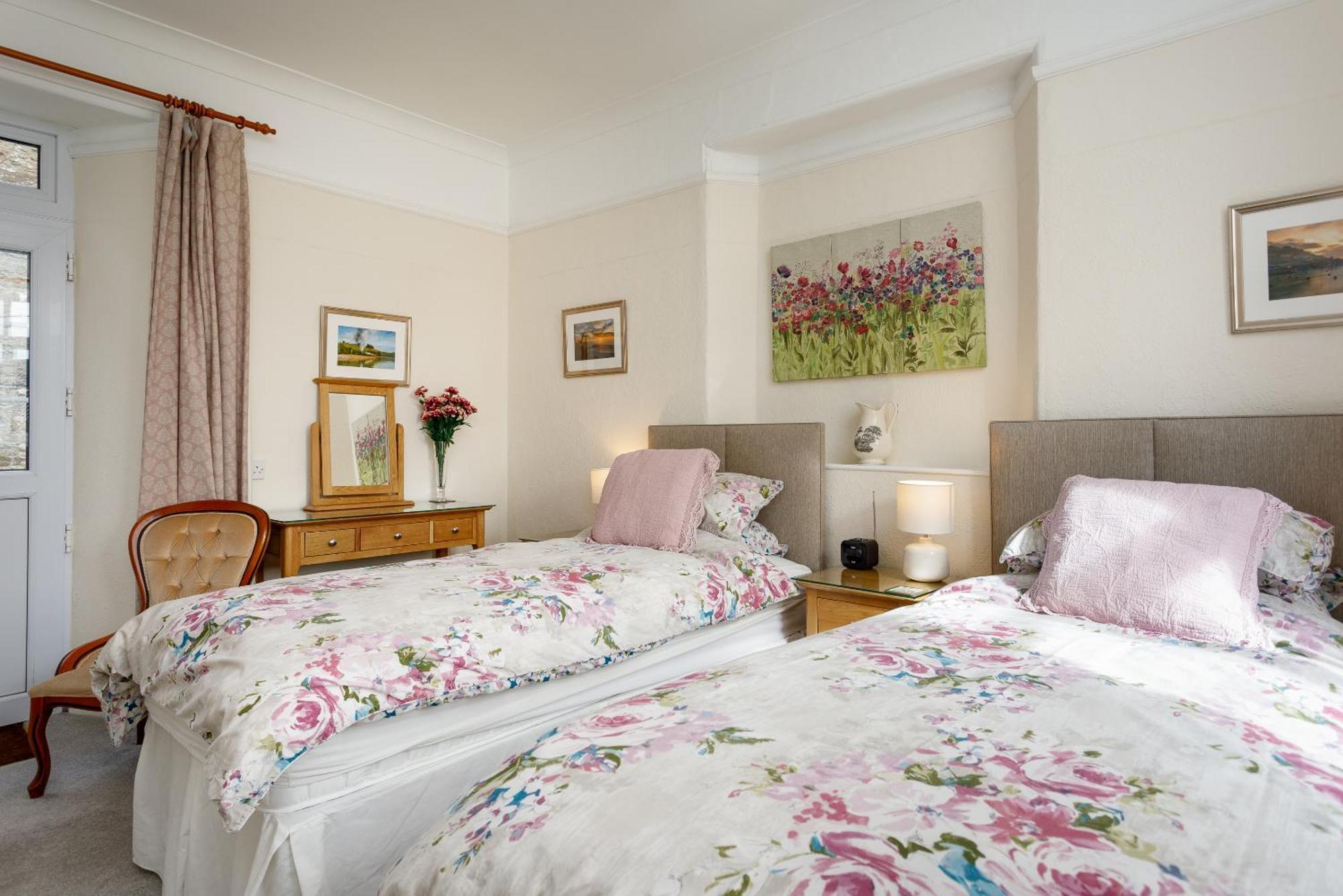 Bucklawren Farm Bed & Breakfast Лу Стая снимка