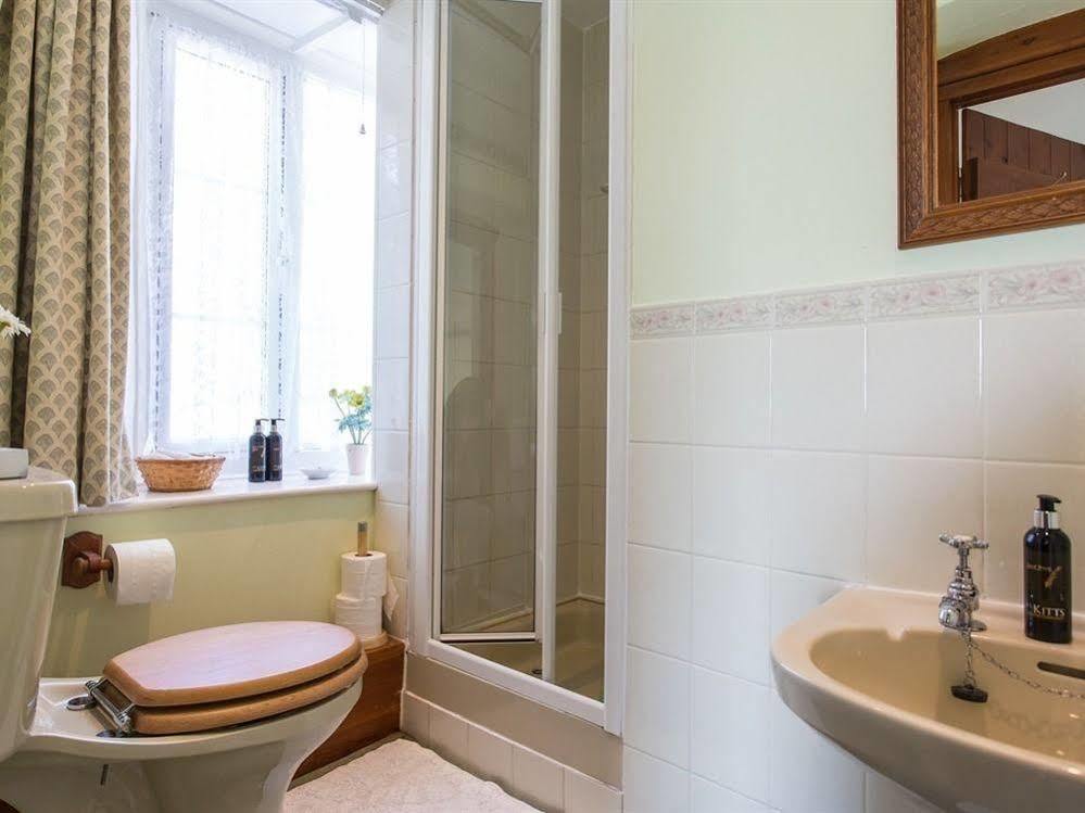 Bucklawren Farm Bed & Breakfast Лу Екстериор снимка